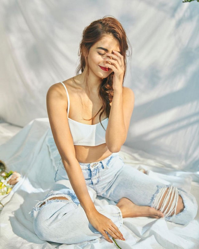 Pooja Hegde Instagram Pics